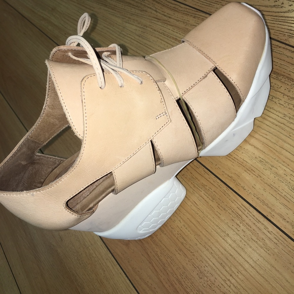 Jeffrey Campbell